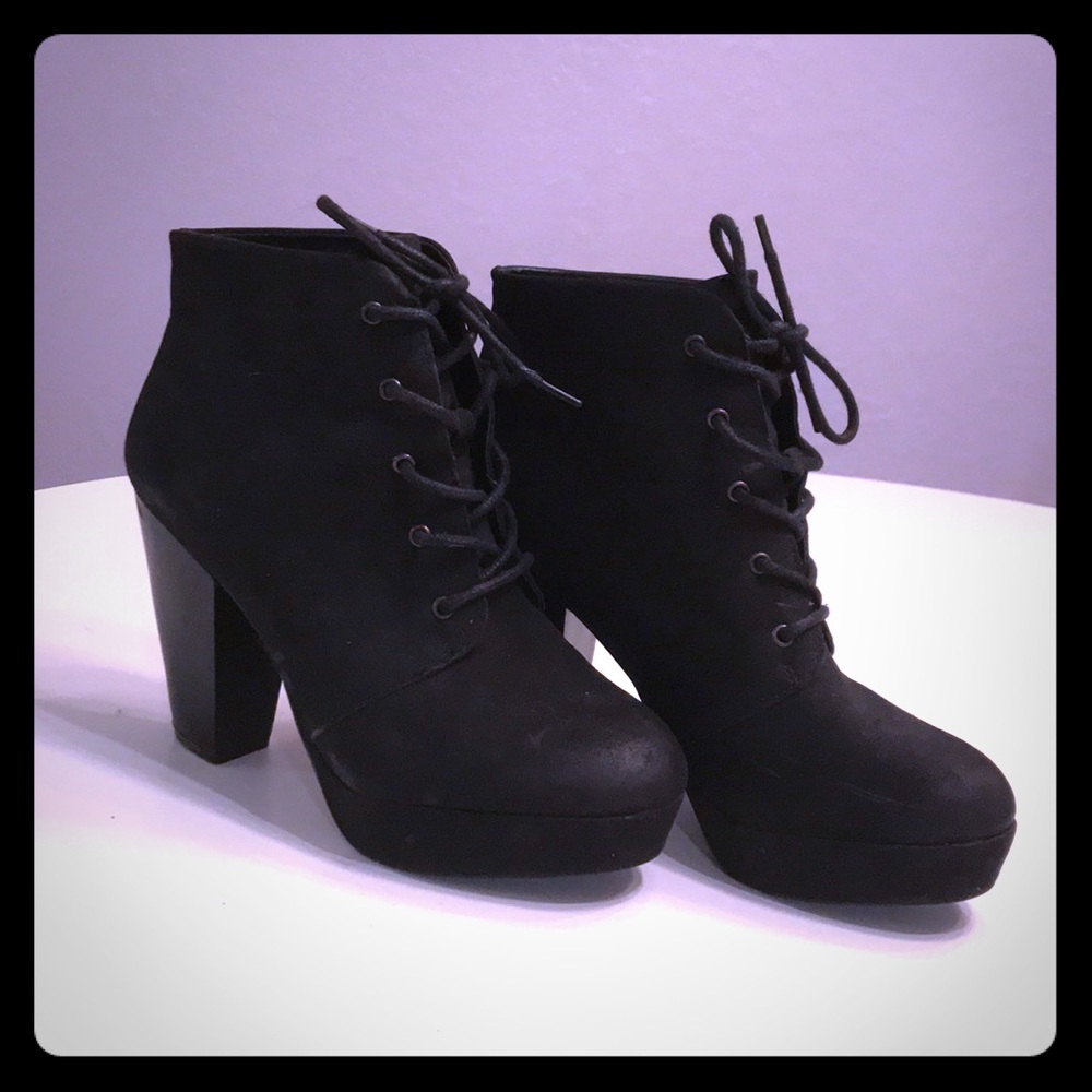 Black , “2.5 inch heels, platform